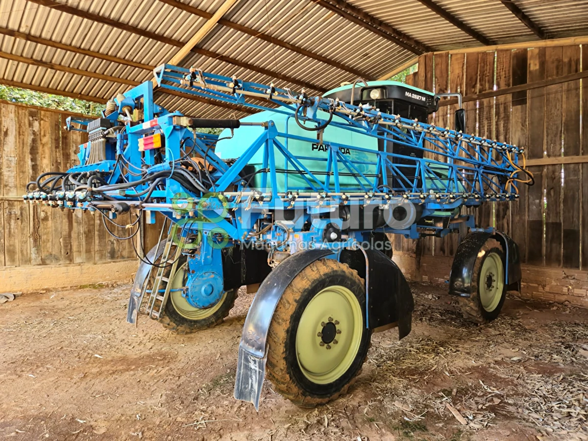 Pulverizador Autopropelido Montana 2627 ano 2011