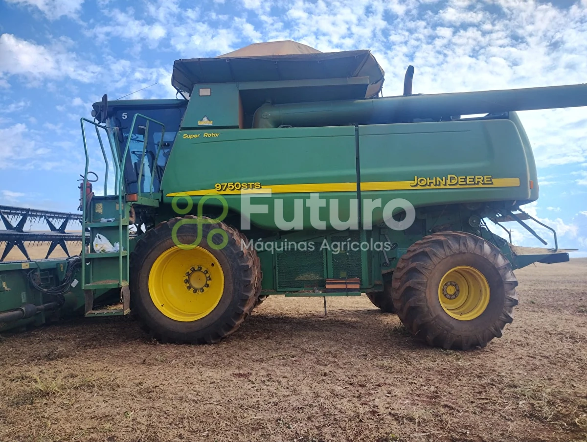 Colheitadeira John Deere STS 9750 ano 2008