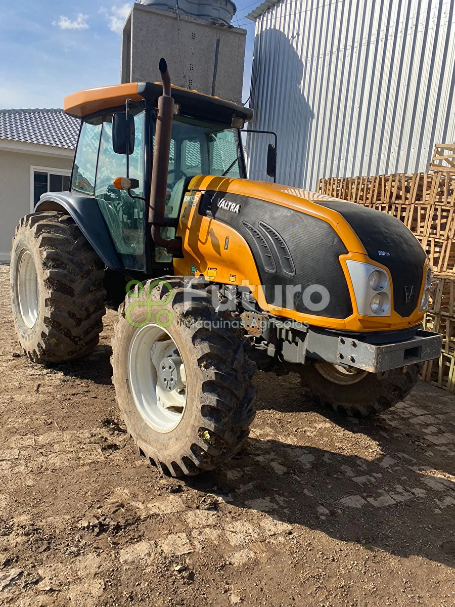 Trator Valtra BM125 ano 2015