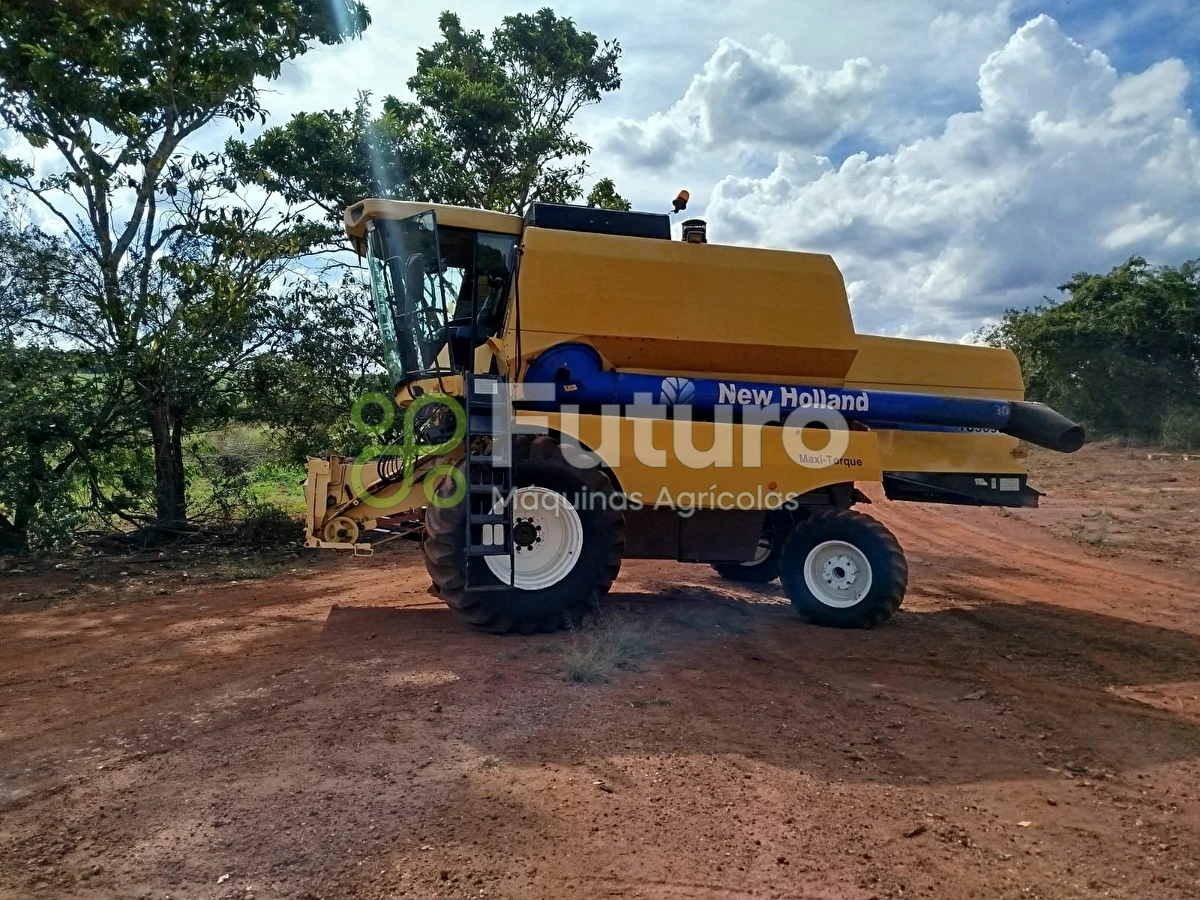 Colheitadeira New Holland TC 5090   ano 2011