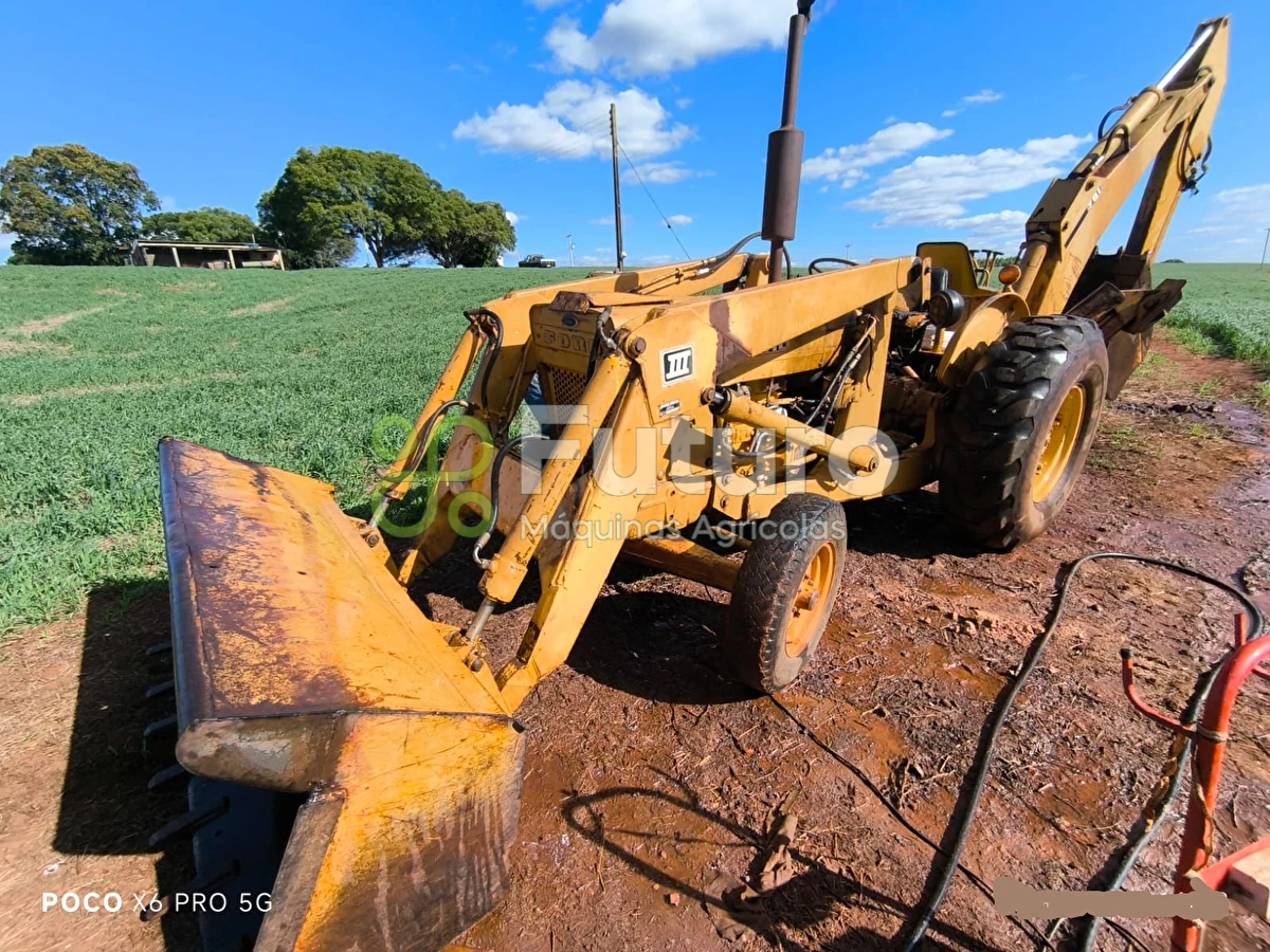 Retroescavadeira Ford 4500  ano 1975