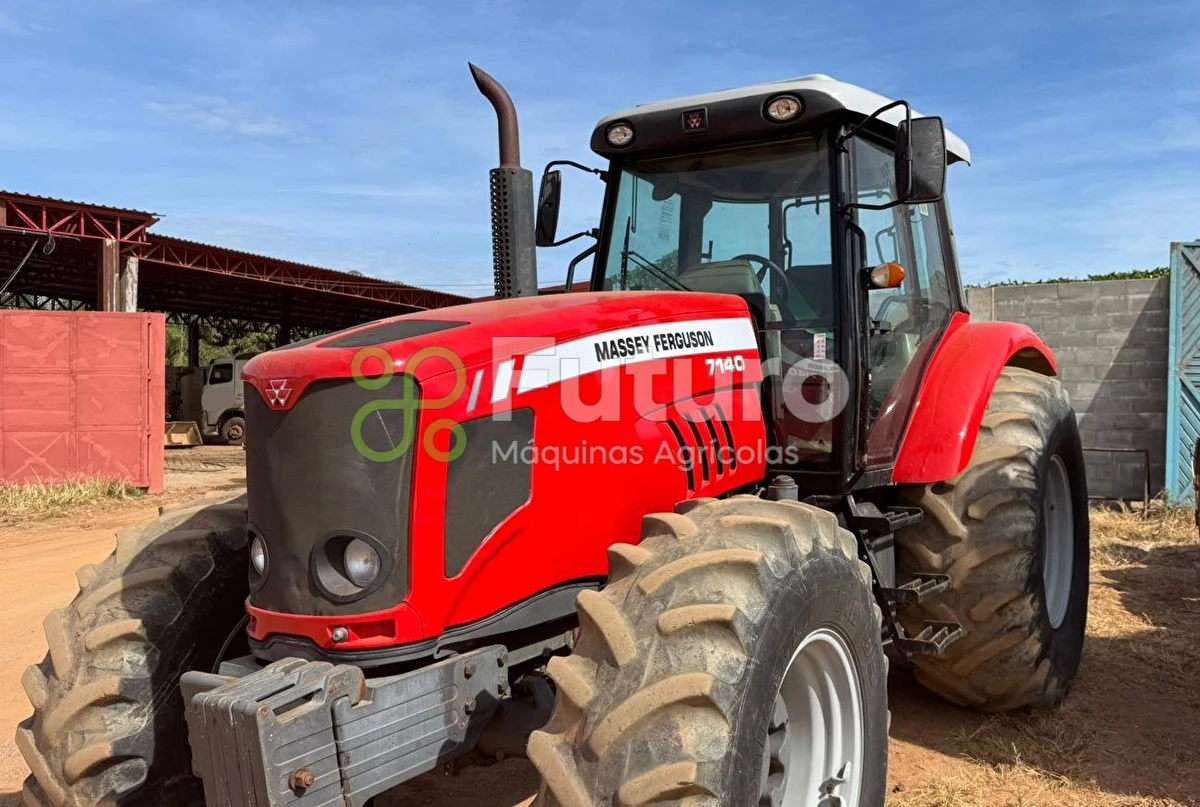 Trator Massey Ferguson 7140 ano 2014