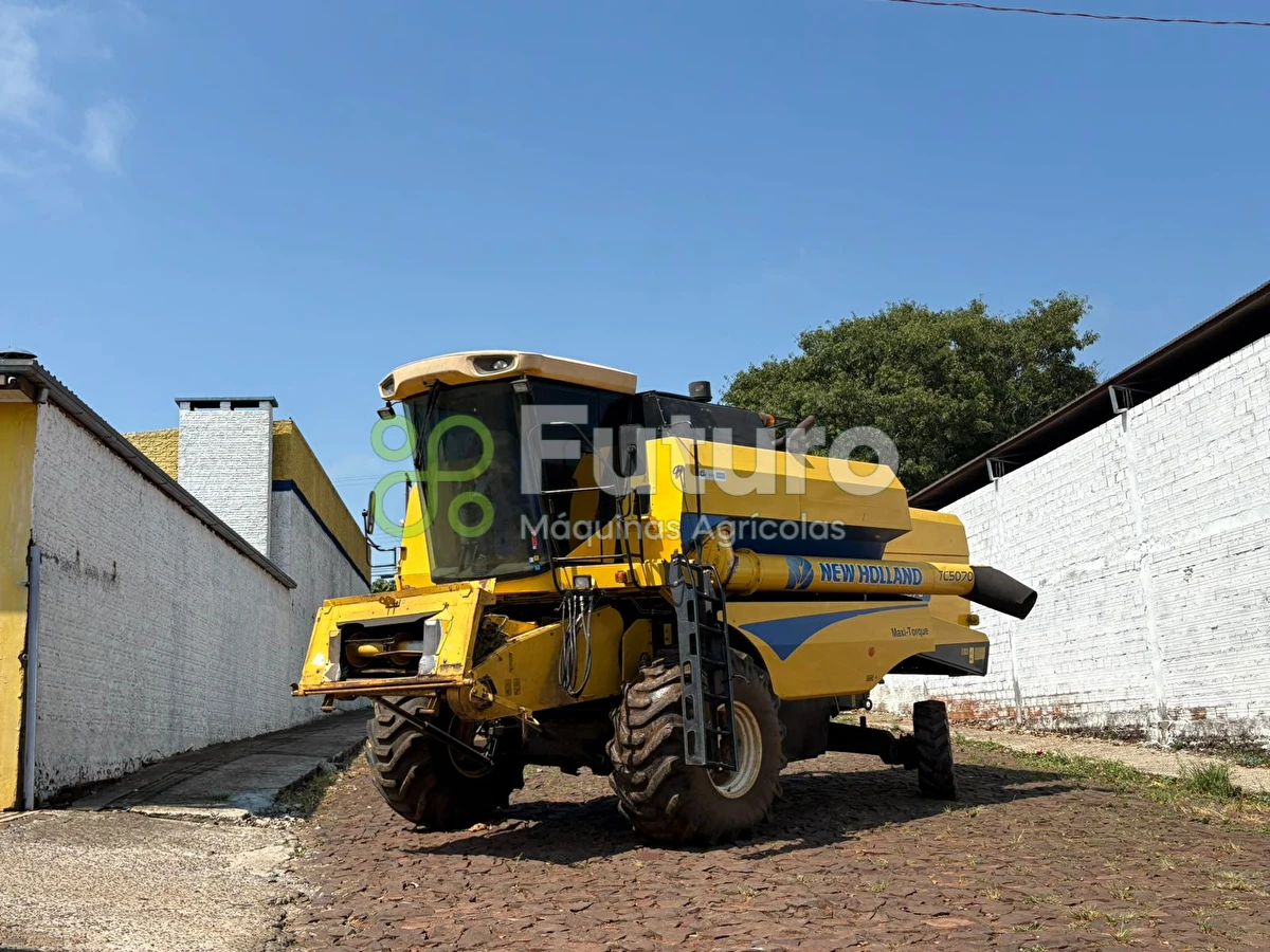 Colheitadeira New Holland TC5070 ano 2018
