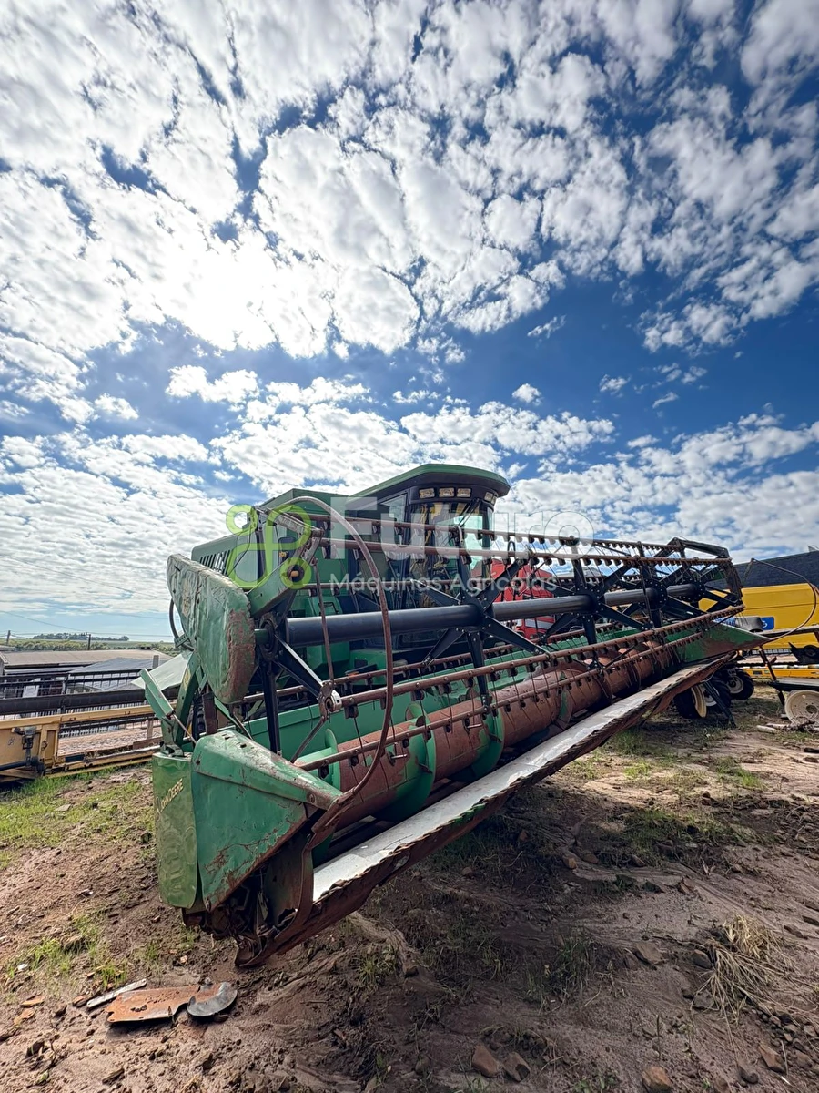 Colheitadeira John Deere 1175 ano 2010