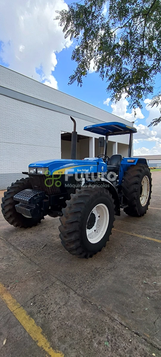 Trator New Holland NH 8030 ano 2012 - NH 8030 - Máquinas Agrícolas