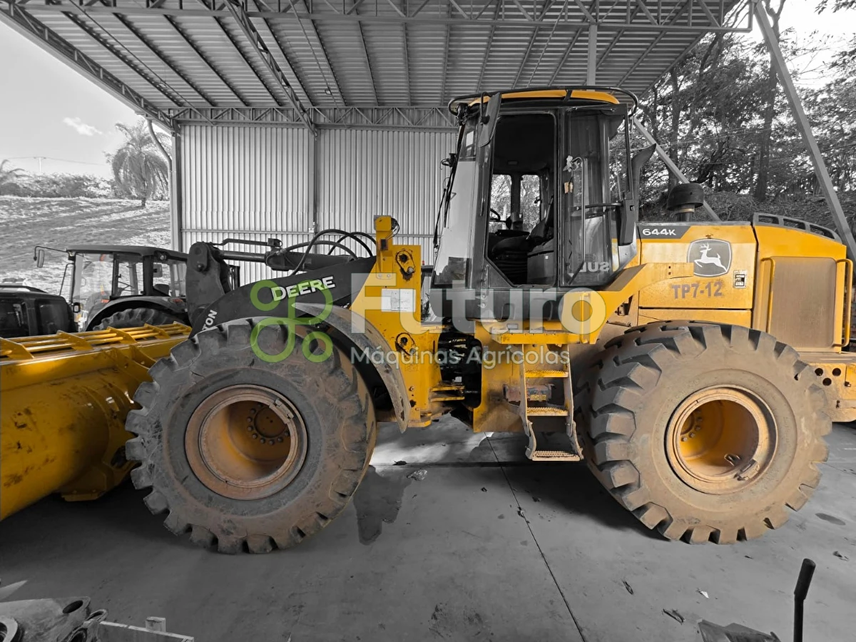 Pá Carregadeira John Deere 644K ano 2022