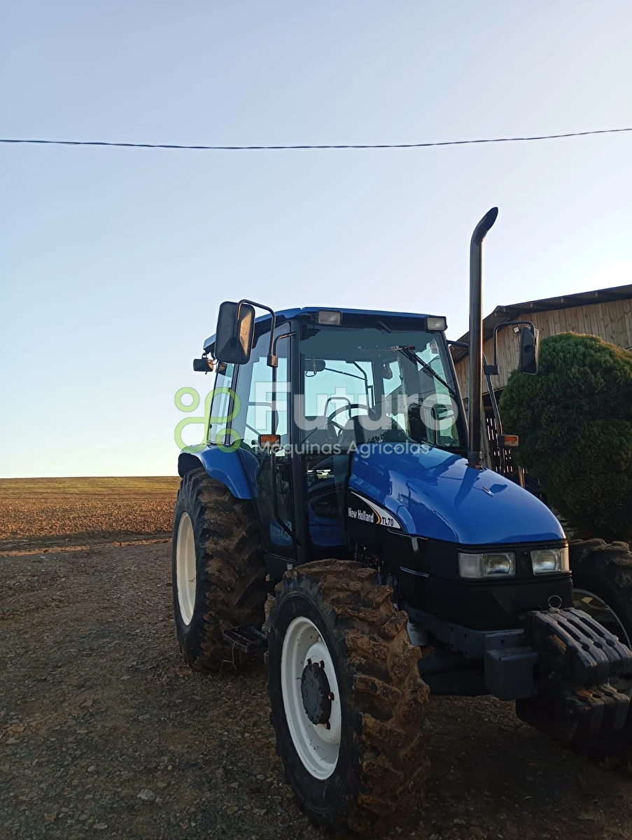 Trator New Holland TL.70 ano 2001 - TL.70 - Máquinas Agrícolas