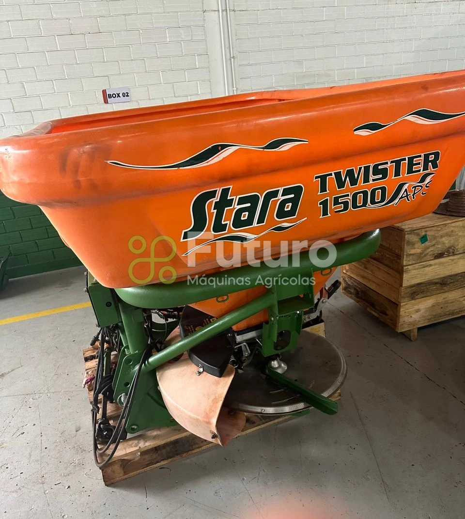 Distribuidor Stara TWISTER 1500 APS ano 2013