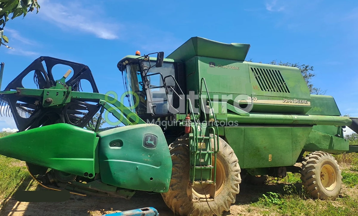 Colheitadeira John Deere 1550 ano 2005