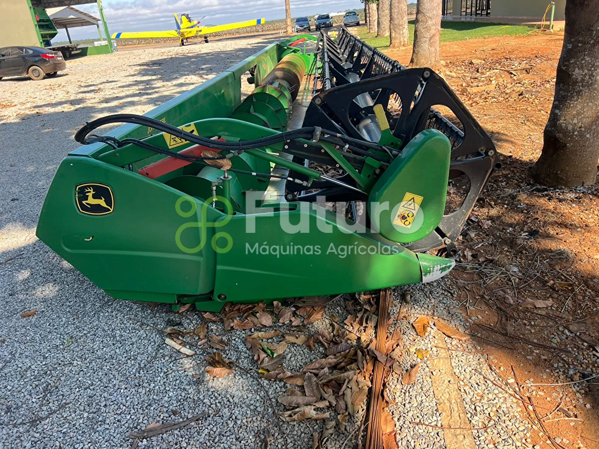 Plataforma John Deere 635F ano 2014