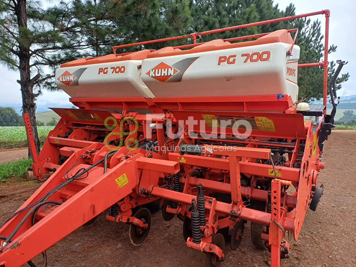 Plantadeira Kuhn PG 700 ano 2013