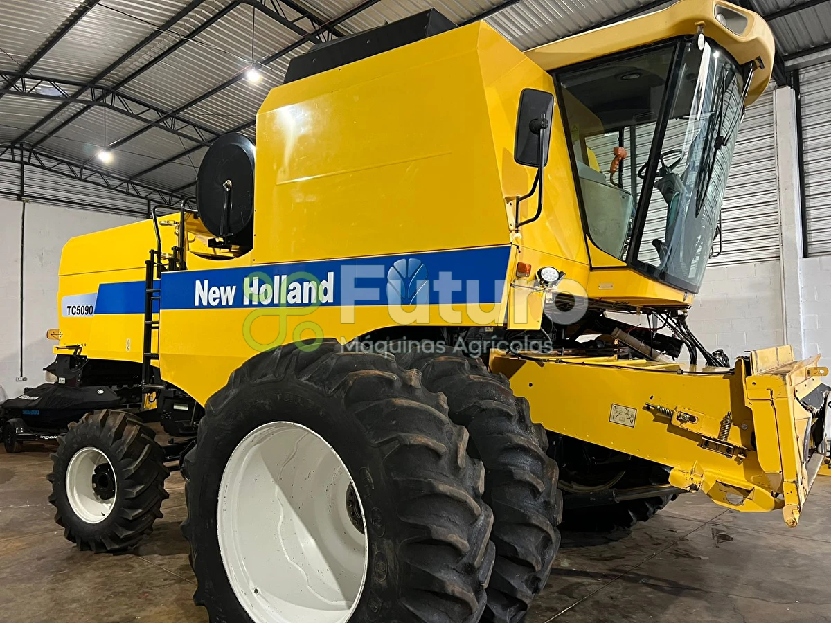 Colheitadeira New Holland TC 5090   ano 2010