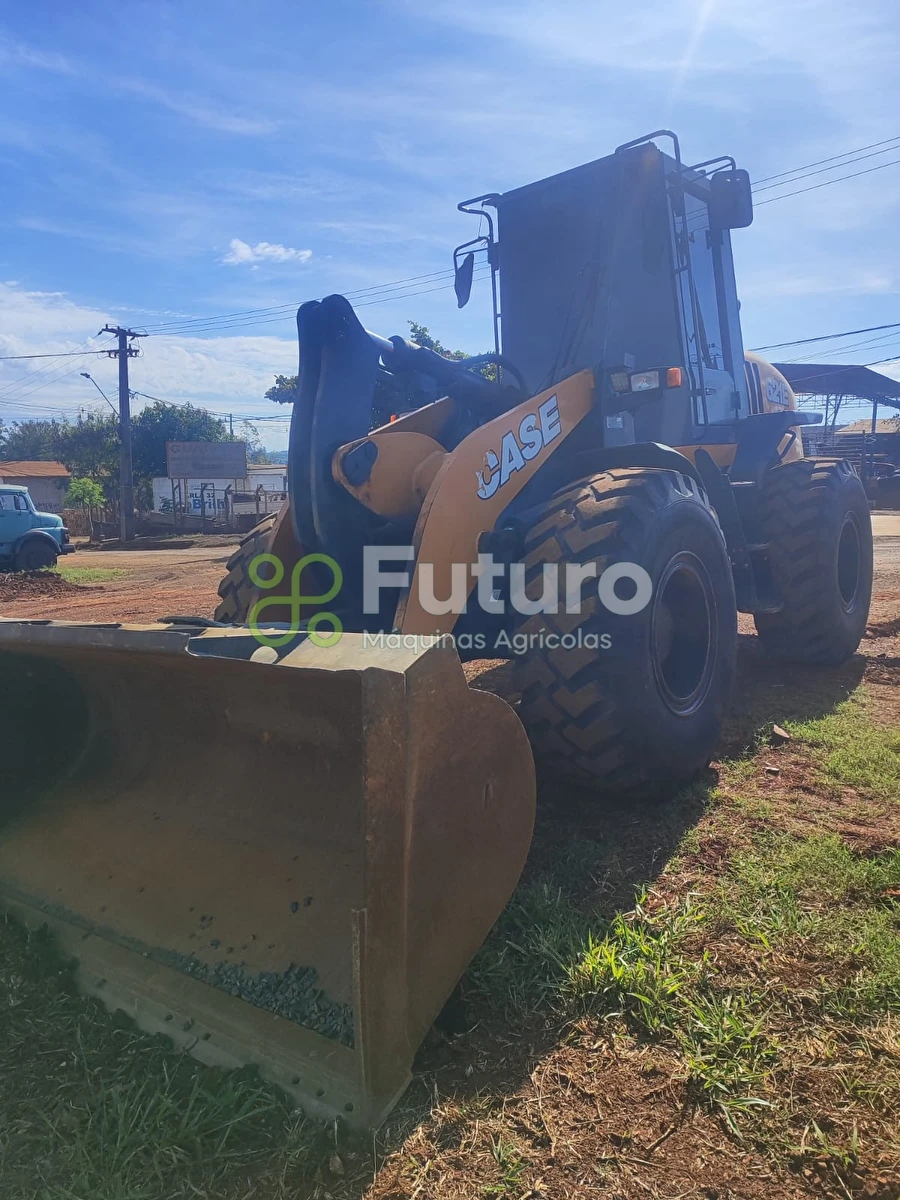 Pá Carregadeira Case 621E ano 2019