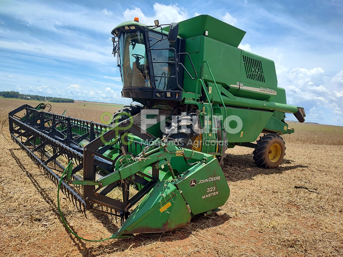 Colheitadeira John Deere 1550 ano 2002