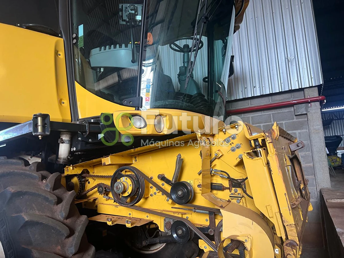 Colheitadeira New Holland CR 7.80 ano 2017