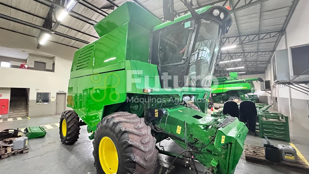 Colheitadeira John Deere 1470 ano 2009