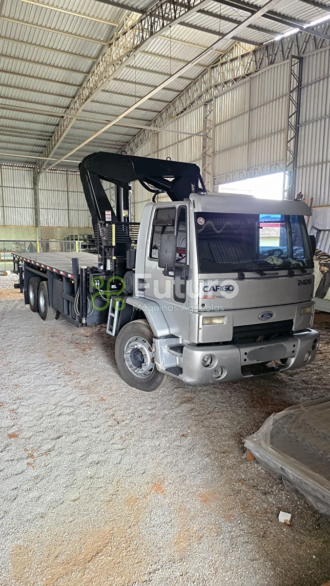 Caminhão Ford CARGO 2428 ano 2010