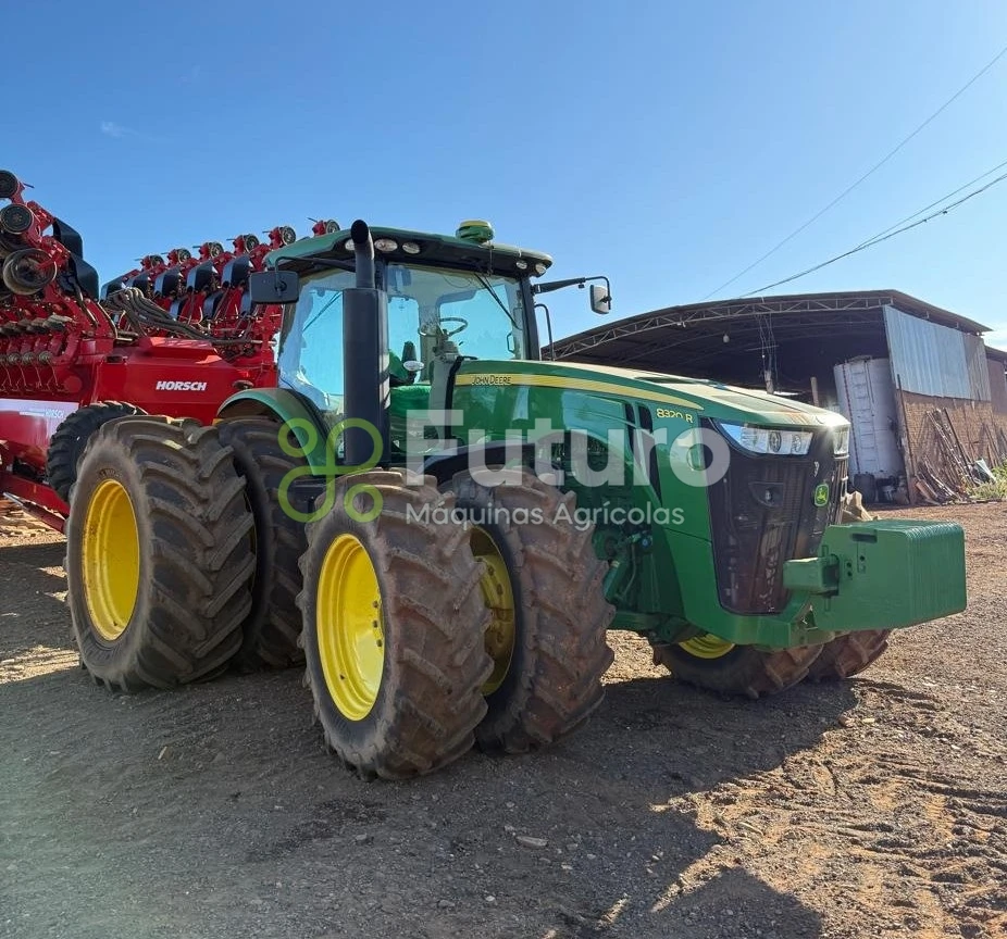 Trator John Deere 8320R ano 2023
