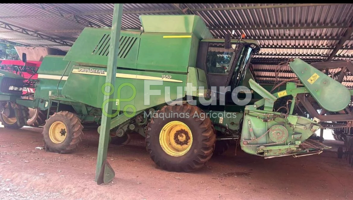 Colheitadeira John Deere 1550 ano 2002