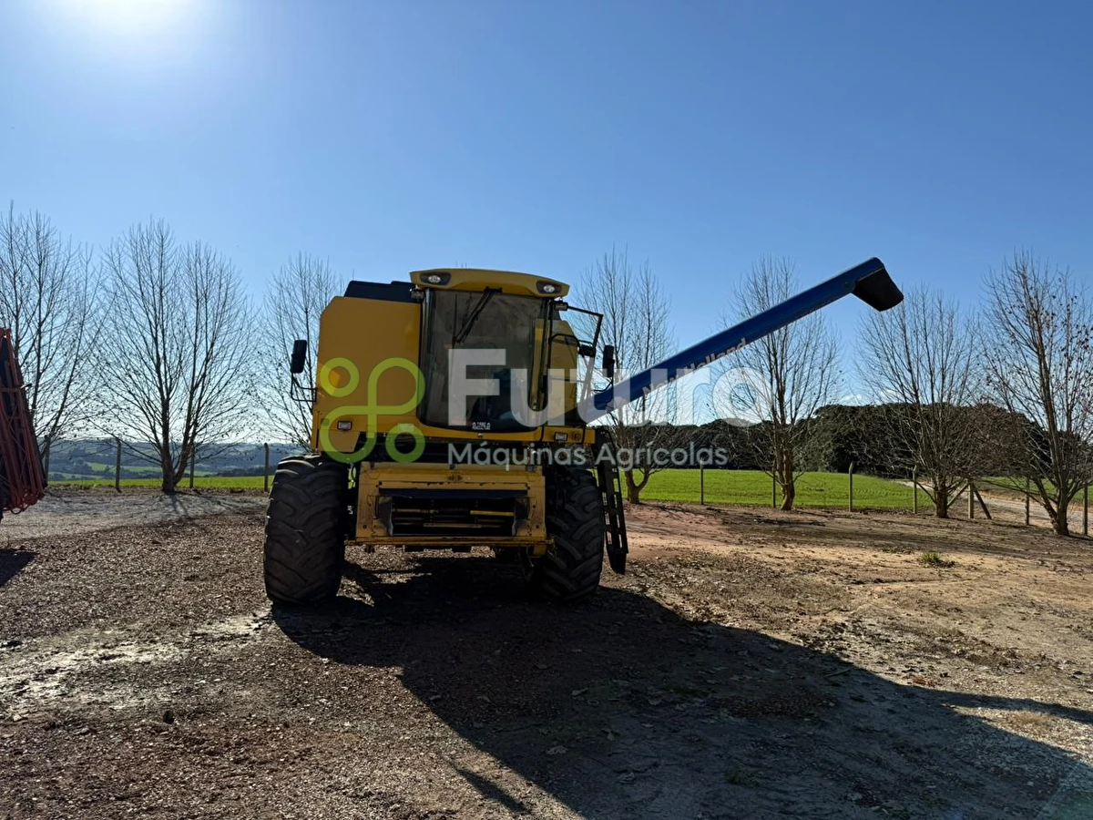 Colheitadeira New Holland TC 5090   ano 2012