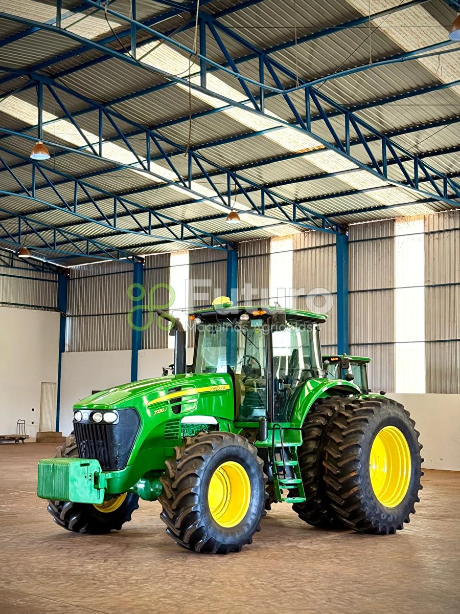 Trator John Deere 7230 J ano 2018