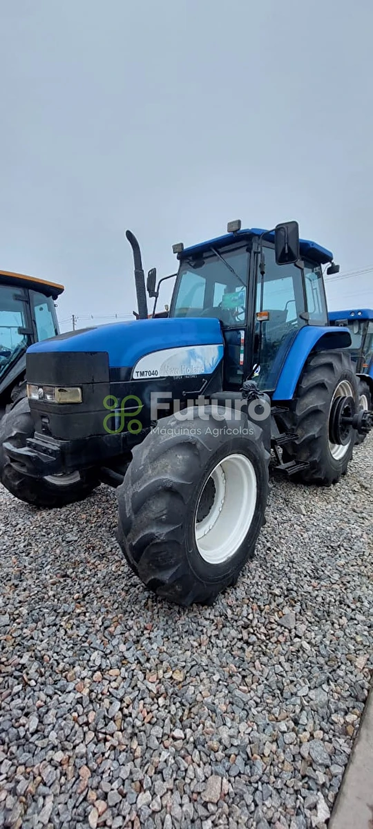 Trator New Holland TM 7040 ano 2013