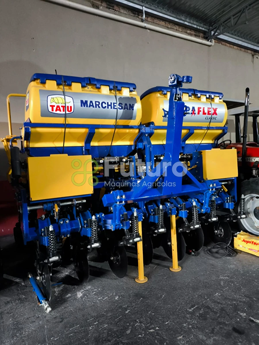 Plantadeira Tatu Marchesan Ultraflex ano 2024