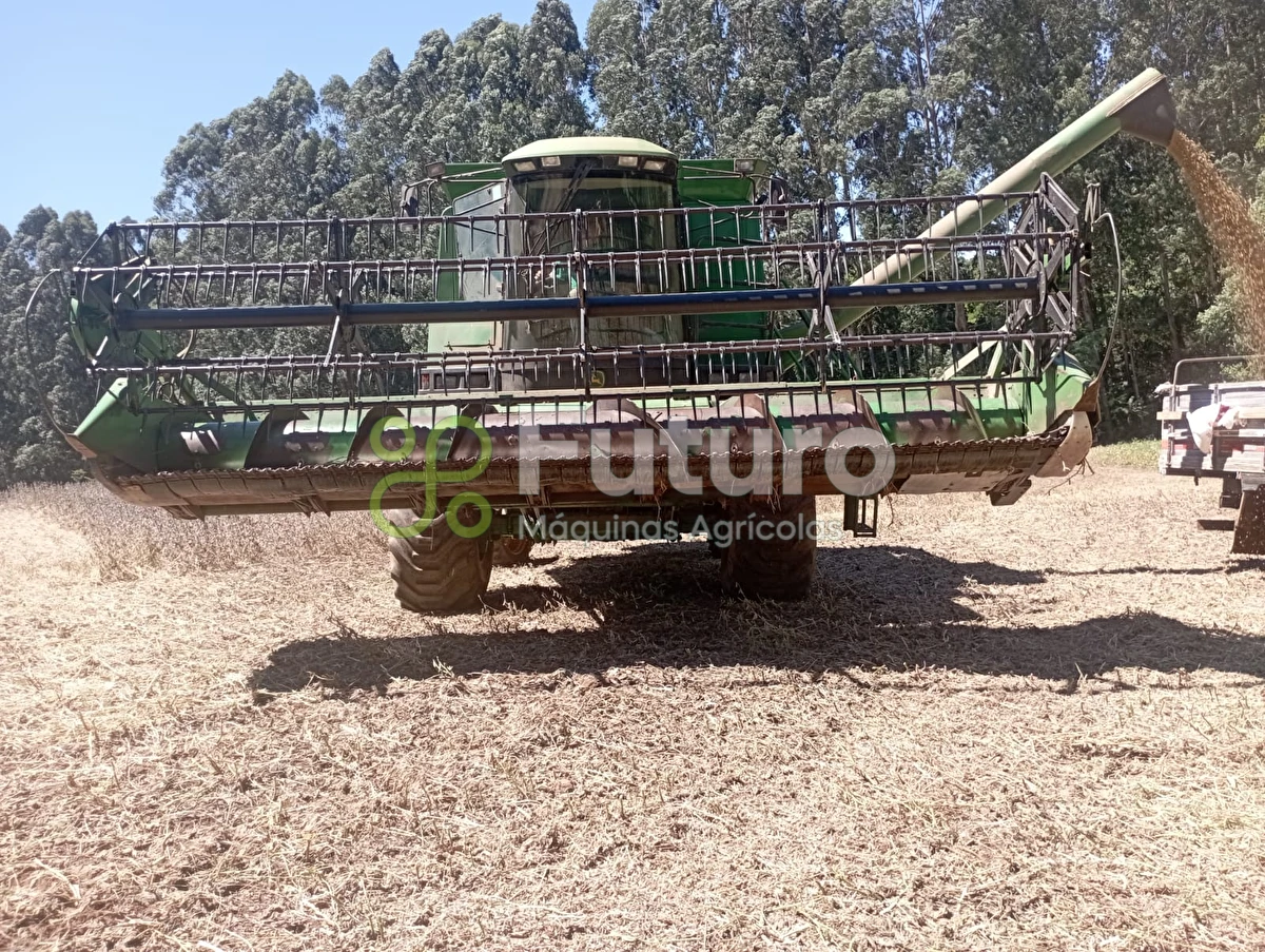 Colheitadeira John Deere 1450 ano 2004