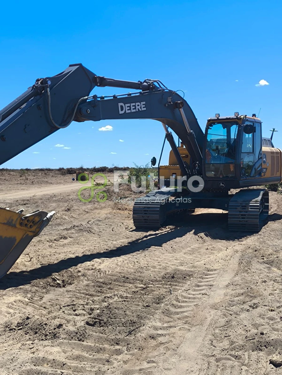 Plataforma John Deere 210 ano 2024