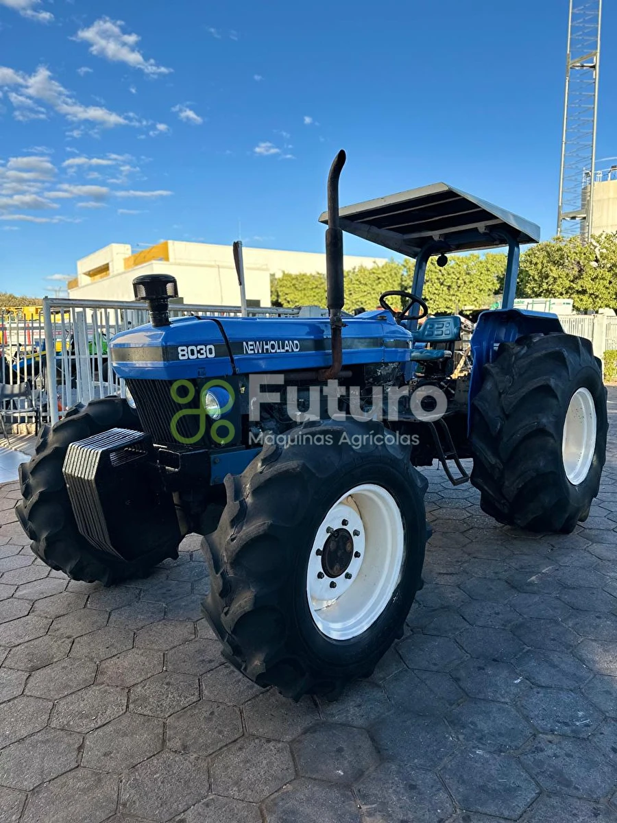 Trator New Holland 8030 ano 2005