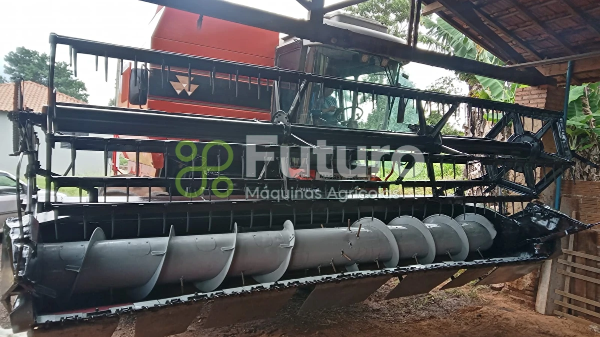 Colheitadeira Massey Ferguson MF 5650 ano 2004
