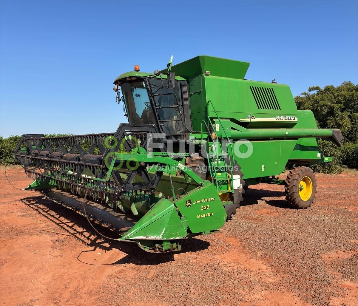 Colheitadeira John Deere 1550 ano 2004