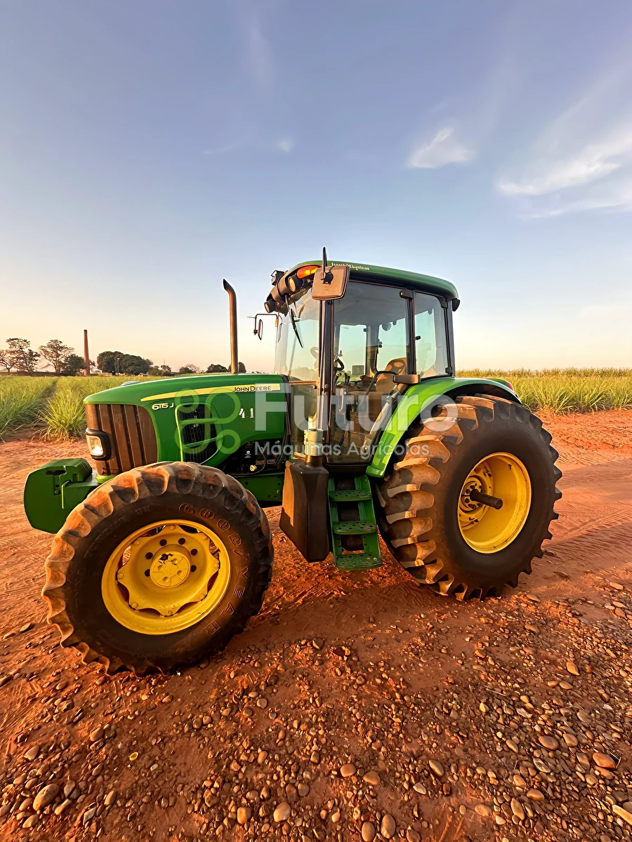 Trator John Deere 6115J ano 2018