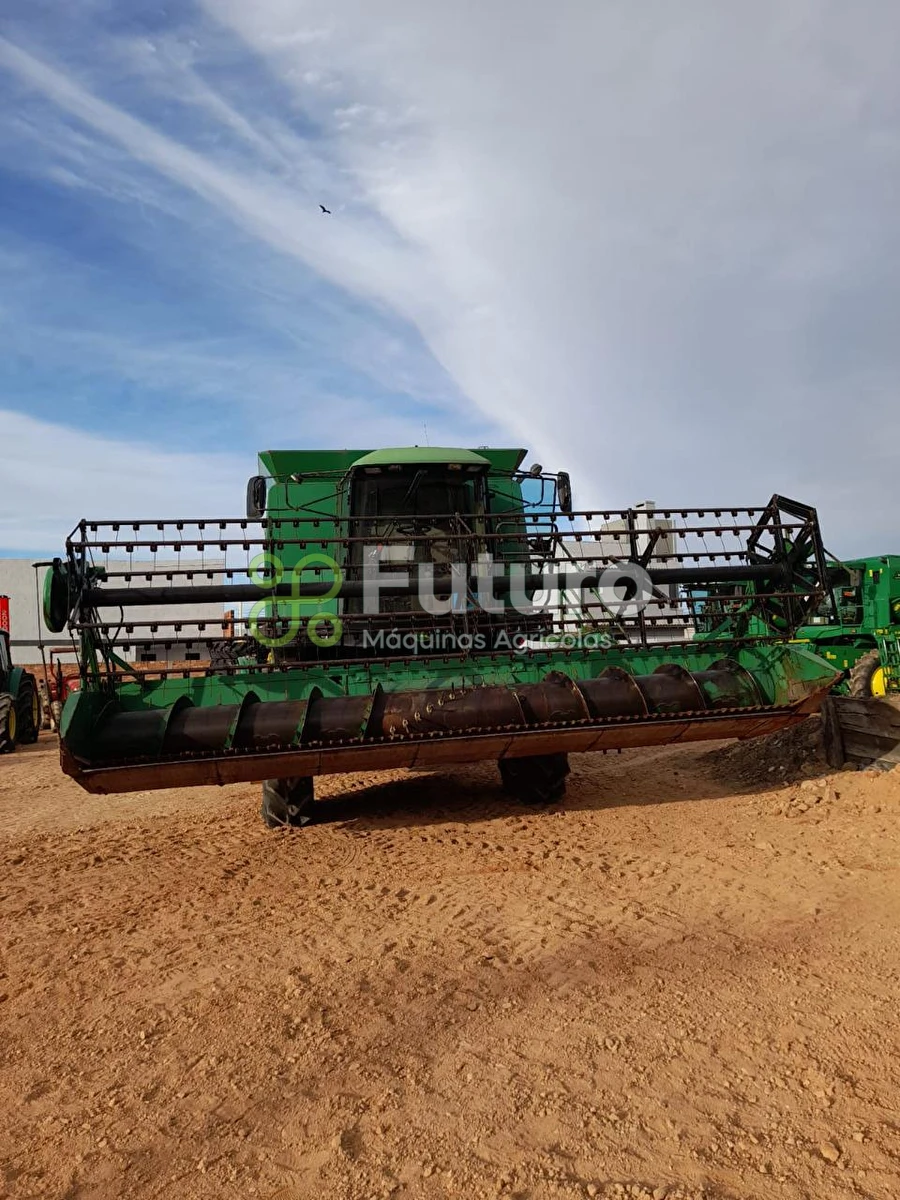 Colheitadeira John Deere 1450 ano 2002