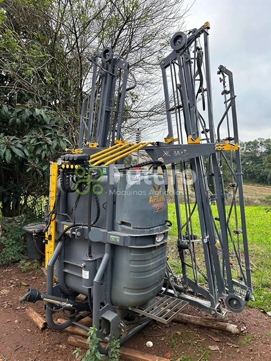 Pulverizador Aplik Atak 800 ano 2023