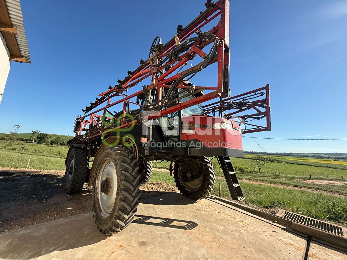 Pulverizador Autopropelido Case Patriot 350 ano 2013