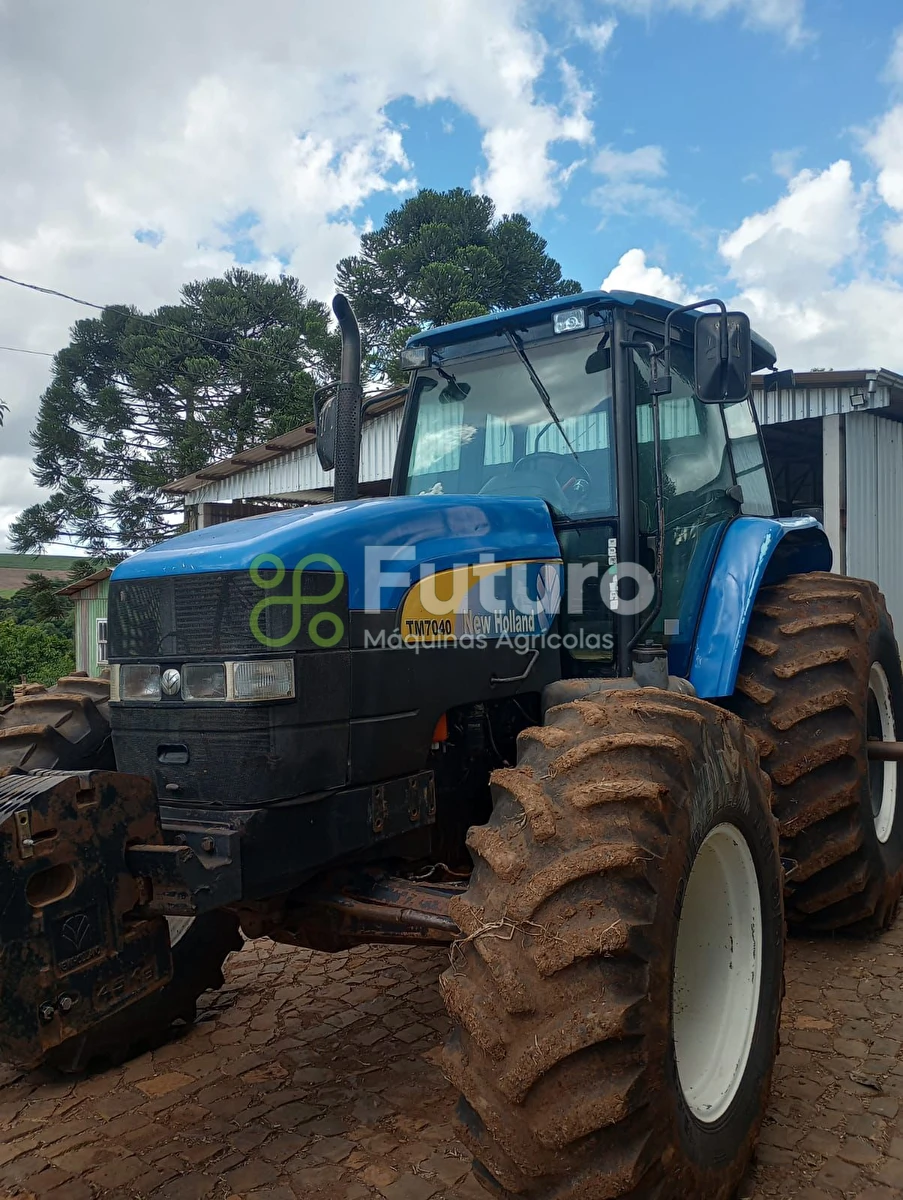 Trator New Holland TM 7040 ano 2013