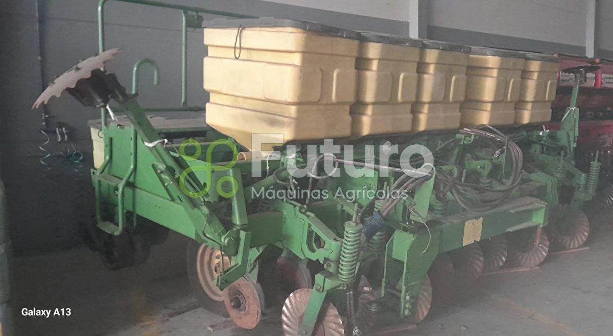 Plantadeira John Deere 9211 ano 2004
