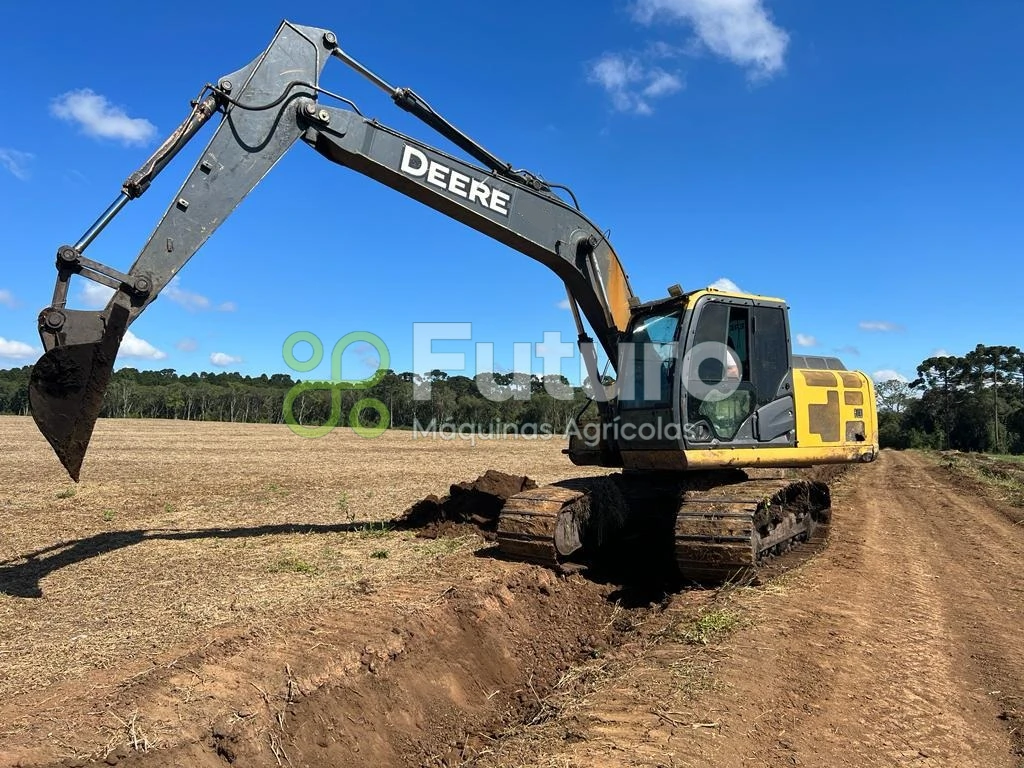Escavadeira John Deere 160GLC ano 2015