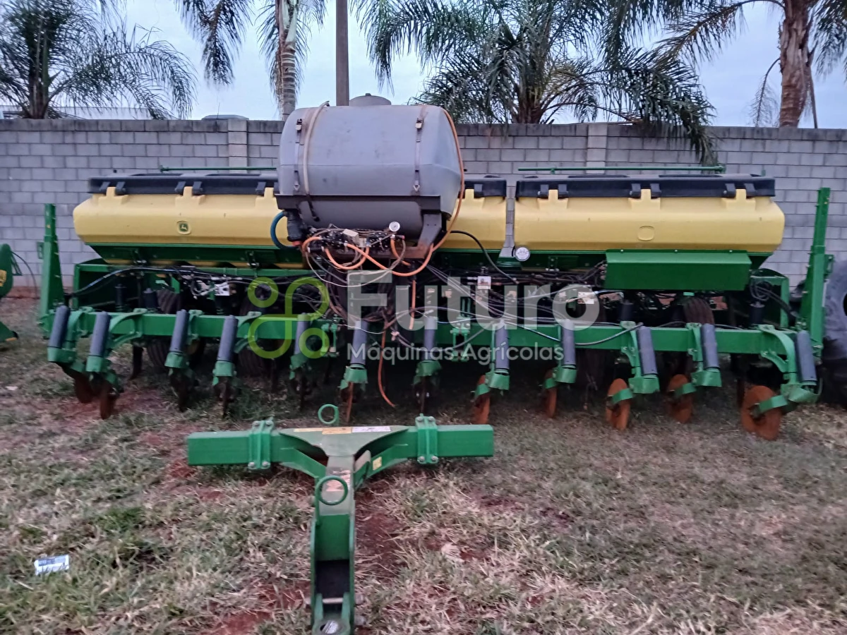 Plantadeira John Deere 2113 ano 2017