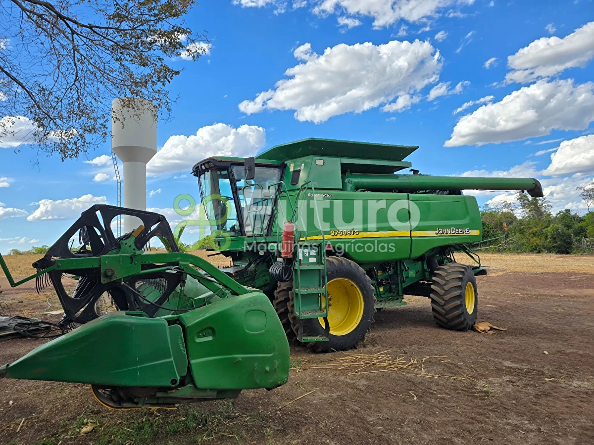 Colheitadeira John Deere STS 9750 ano 2007