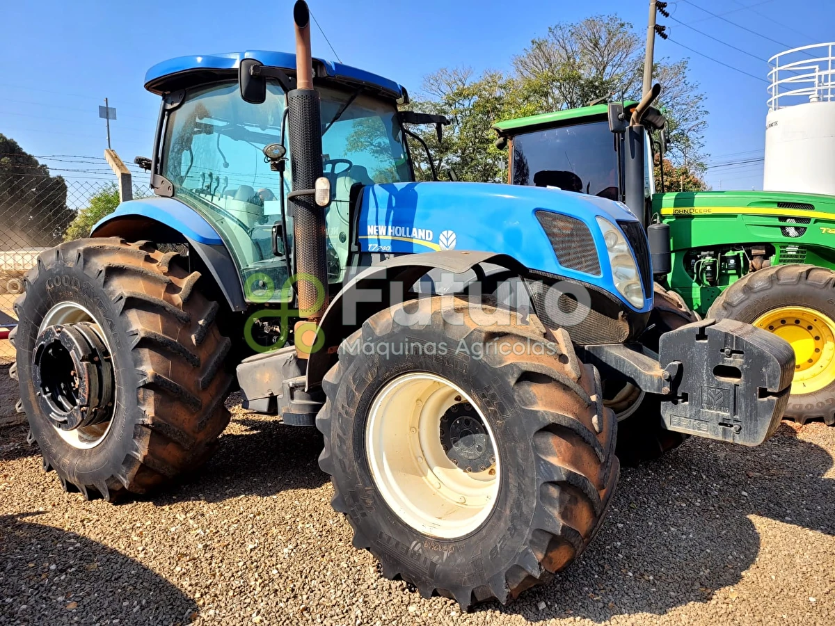 Trator New Holland T7.240 ano 2014