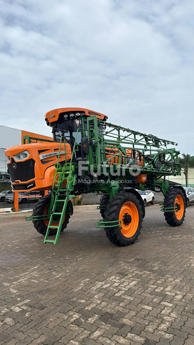Pulverizador Autopropelido Stara Gladiador 2300 ano 2018