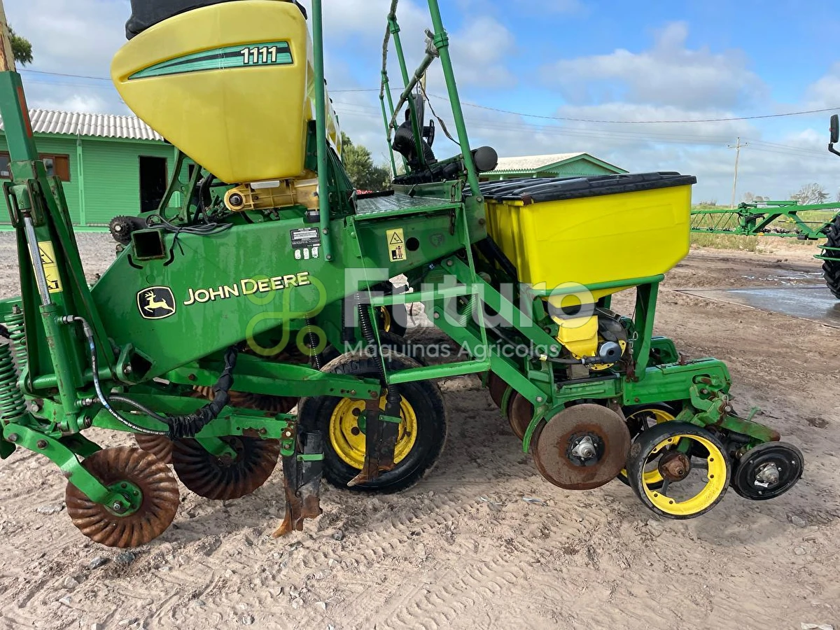 Plantadeira John Deere 1111 ano 2013