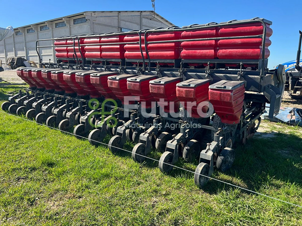 Plantadeira Massey Ferguson MF 515 ano 2014