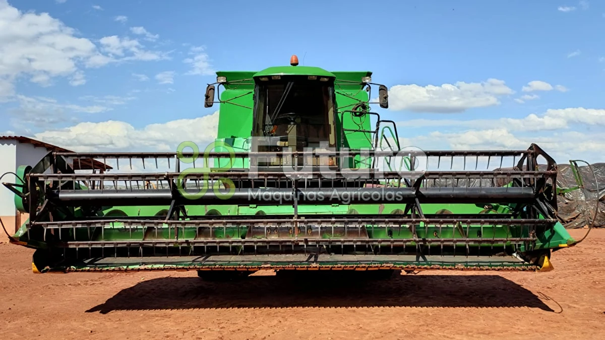 Colheitadeira John Deere 1450 ano 2005