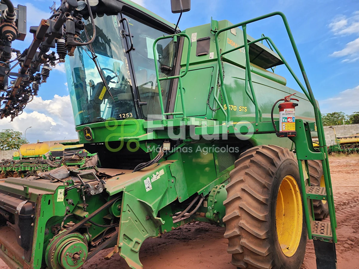 Colheitadeira John Deere 9670 ano 2011