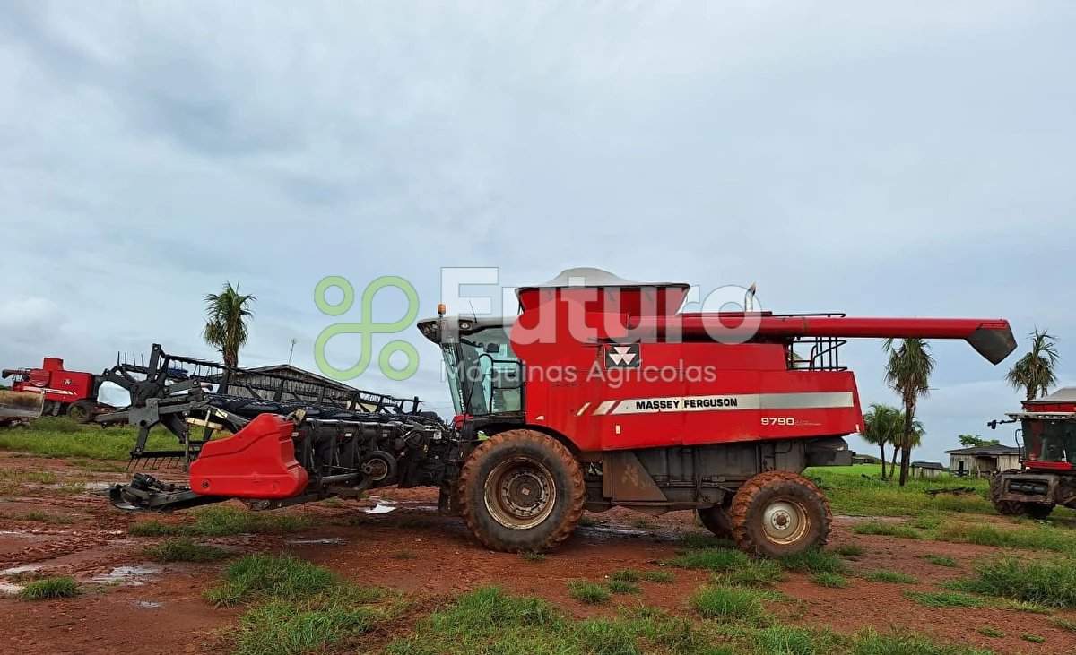 Colheitadeira Massey Ferguson 9790 ano 2014