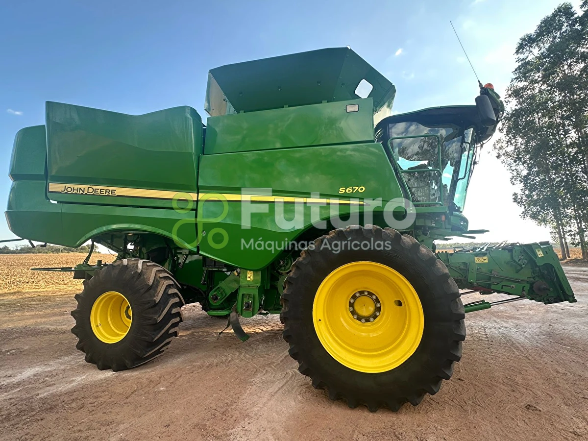 Colheitadeira John Deere S670 ano 2016