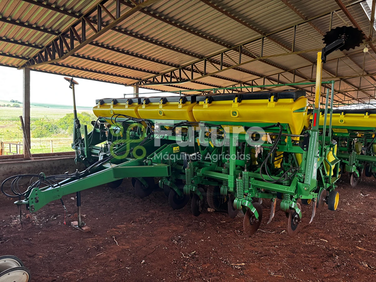 Plantadeira John Deere 1113 ano 2011